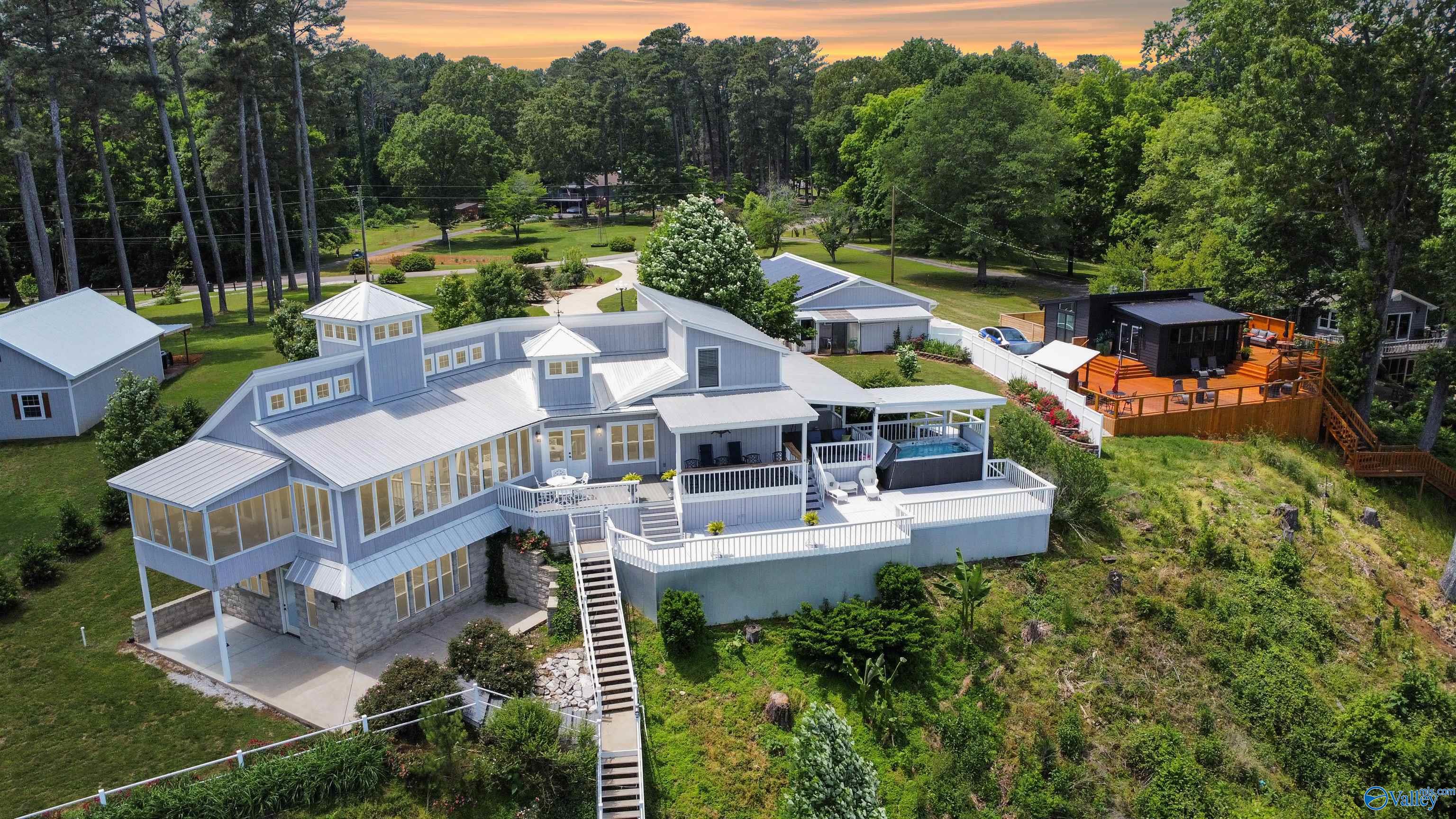 732 Bluff Drive, Rogersville, Alabama image 2
