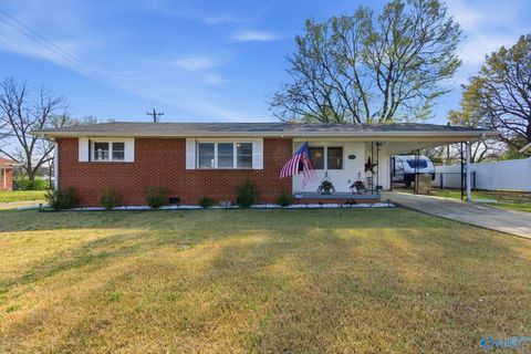 Homes For Sale - 602 Barkley Street<br/> Hartselle, AL 35640