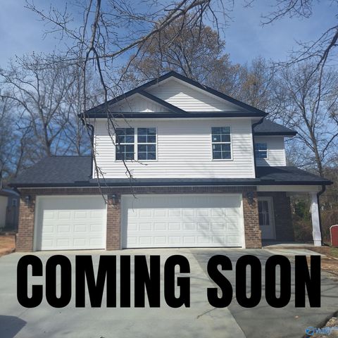 Photo of 2005 Sunset Drive NW, Hartselle, AL 35640 (MLS # 21912288)