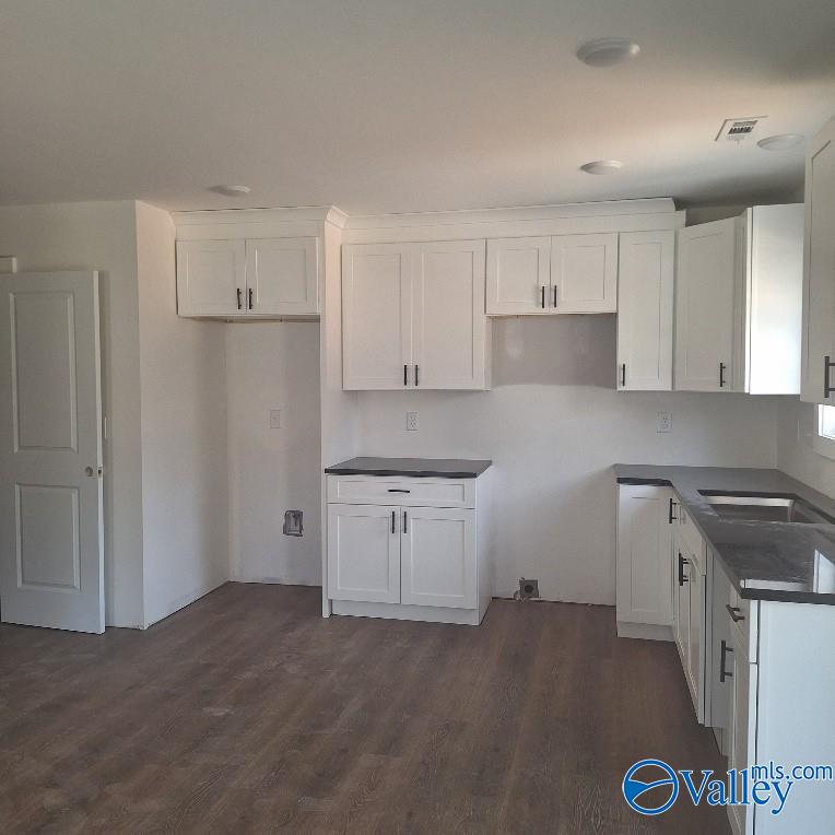 2005 Sunset Drive NW