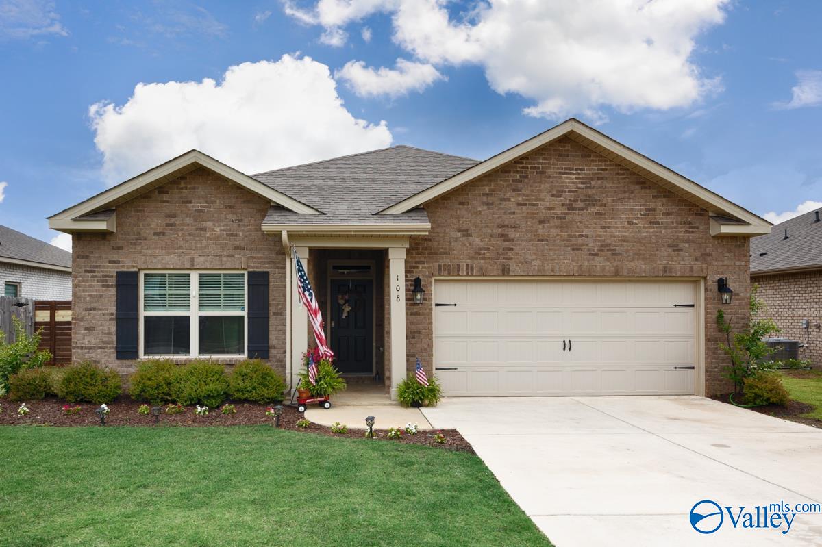 108 Derbyshire Drive, New Market, Alabama image 1
