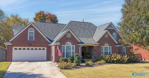 Homes For Sale - 3303 Cedar Cove<br/> Decatur, AL 35603