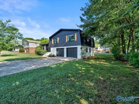Homes For Sale - 1003 Willow Cove Circle<br/> Huntsville, AL 35802