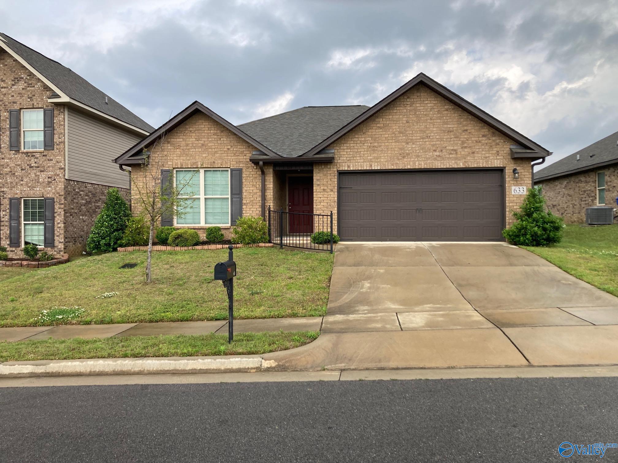 633 SW Magnolia Place Lane, Hartselle, Alabama image 1