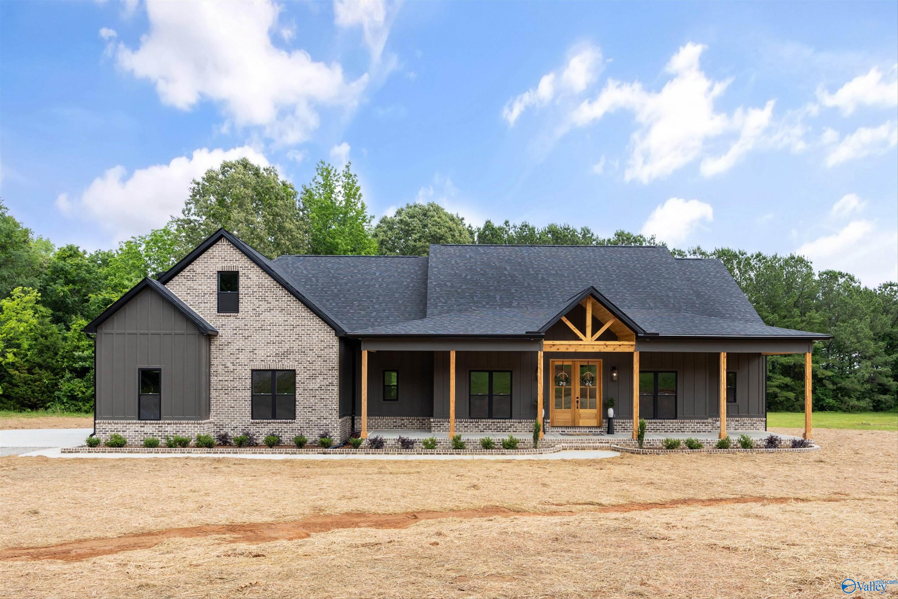 185 N Greenway Drive, Trinity, Alabama image 1
