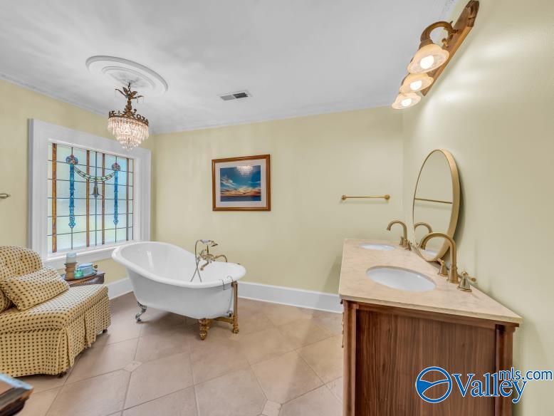 Scottsboro, Alabama 35768, United States, 4 Bedrooms Bedrooms, ,3 BathroomsBathrooms,Residential,Active,173812