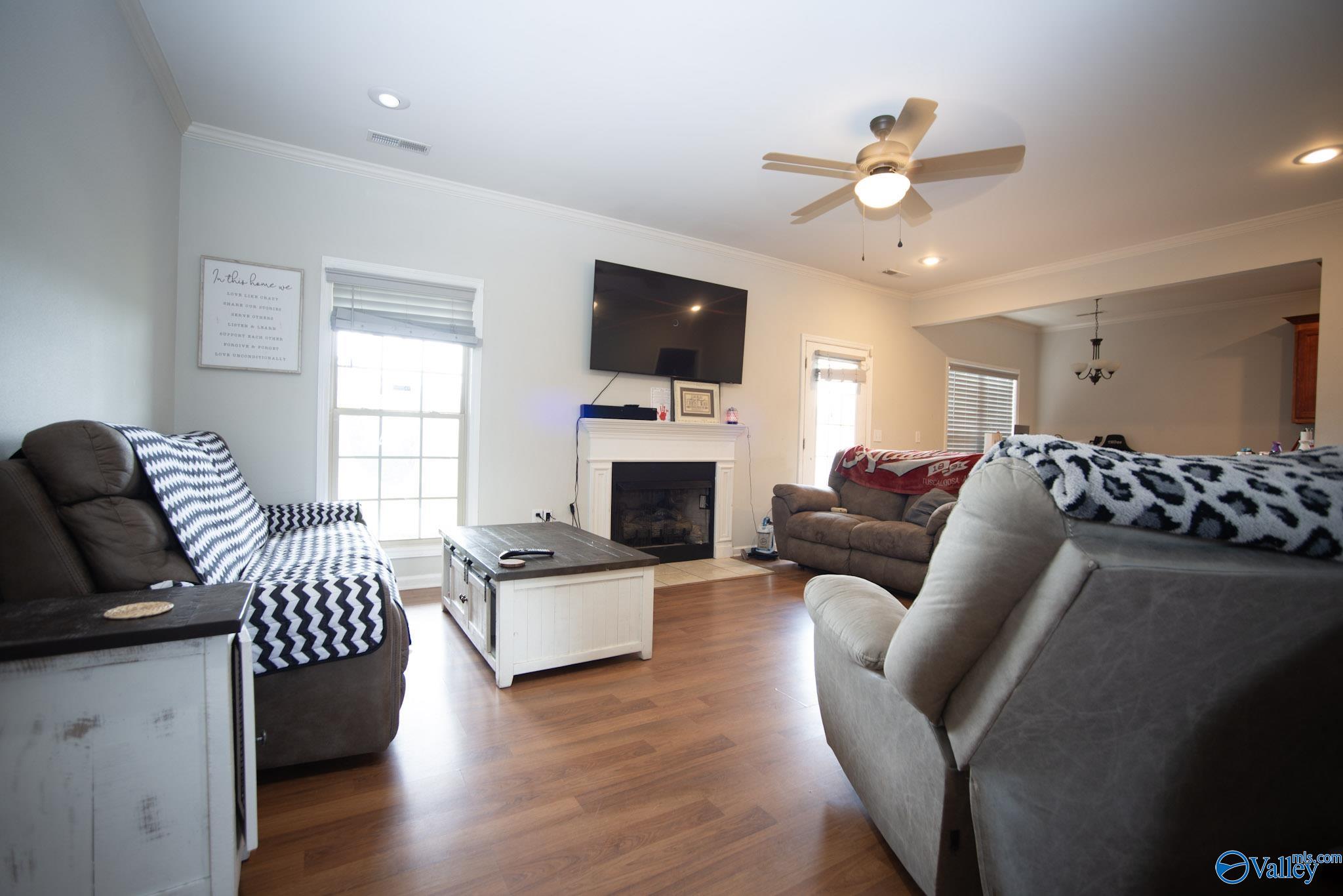 302 Meredith Drive, Muscle Shoals, Alabama image 3