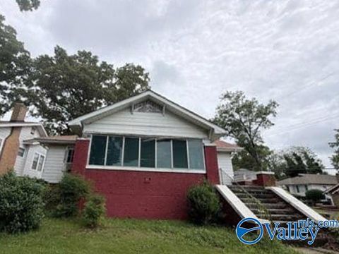 Homes For Sale - 700 8th Terrace West Ter<br/> Birmingham, AL 35204