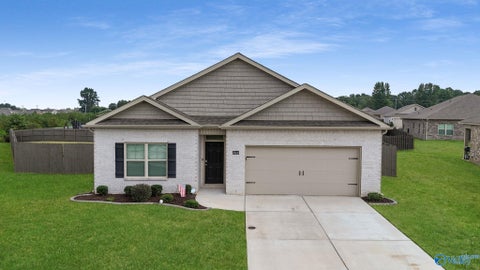 Homes For Sale - 26448 Lochlan Circle<br/> Athens, AL 35613