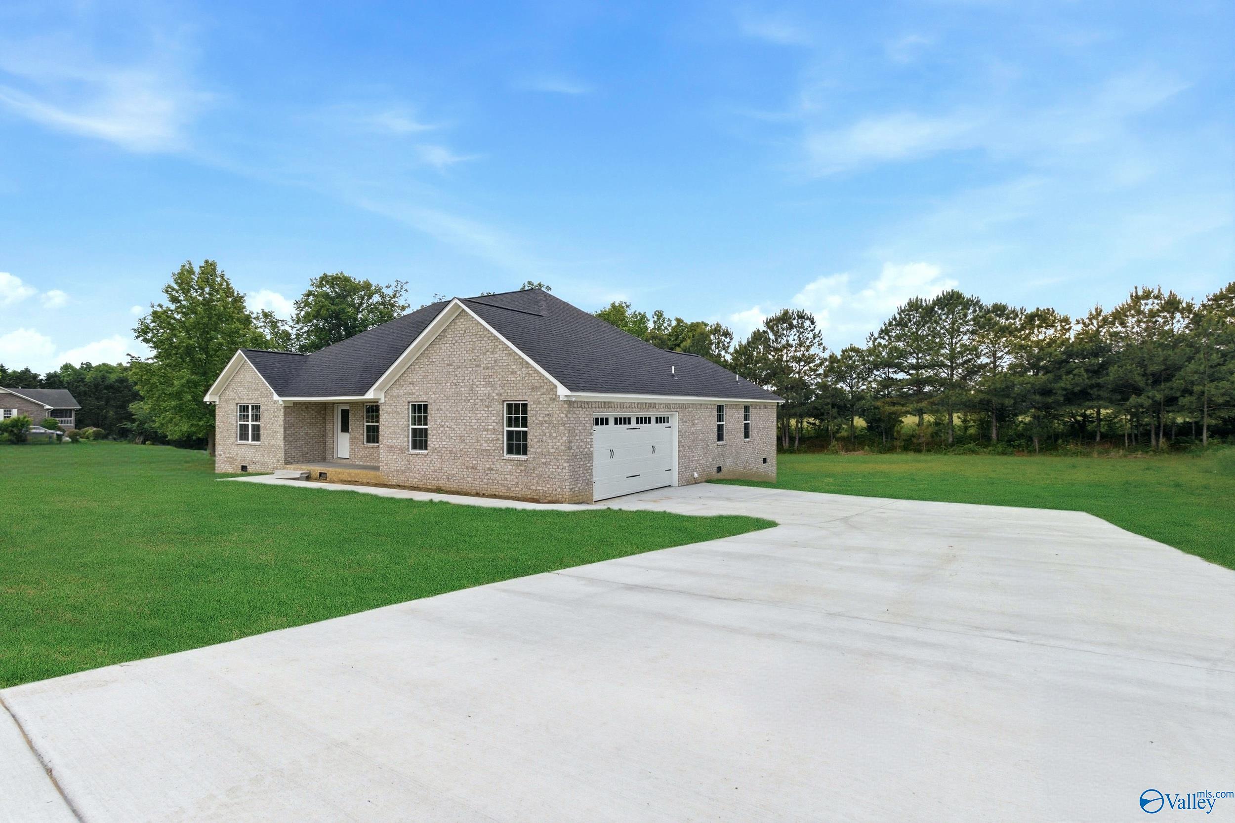 270 County Road 1982