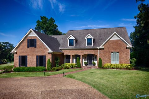 Homes For Sale - 1707 Winston Street<br/> Guntersville, AL 35976