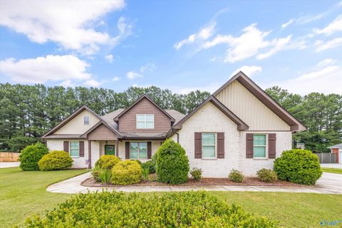 Homes For Sale - 15414 Craft Lane<br/> Limestone County, Athens, AL 35613
