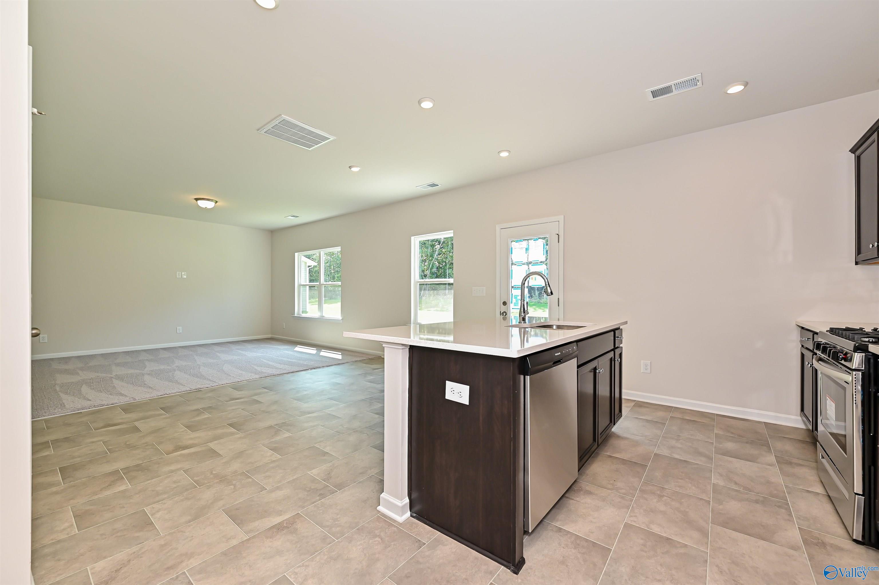 20344 Nightingale Drive, Athens, Alabama image 8