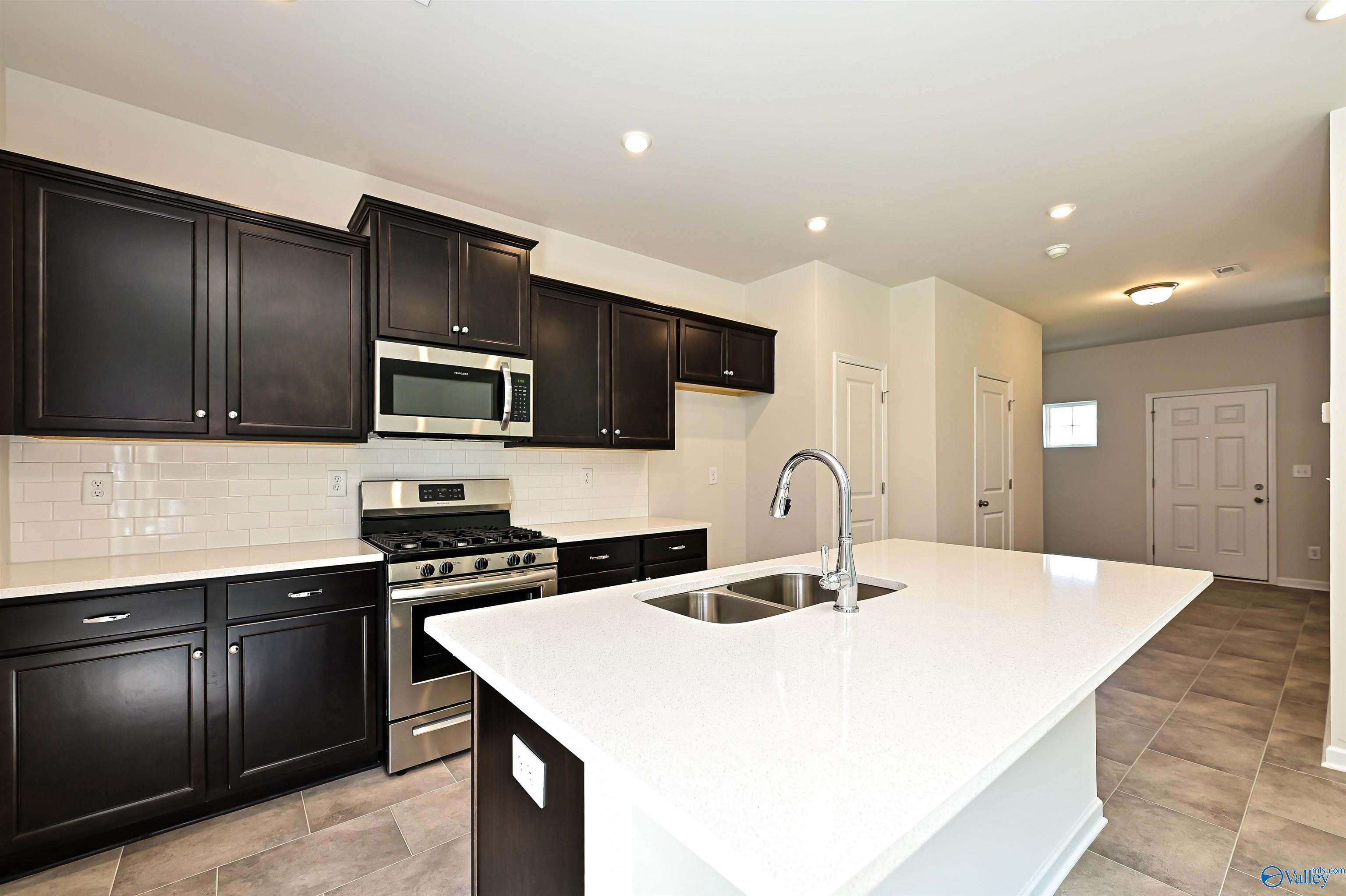 20344 Nightingale Drive, Athens, Alabama image 3