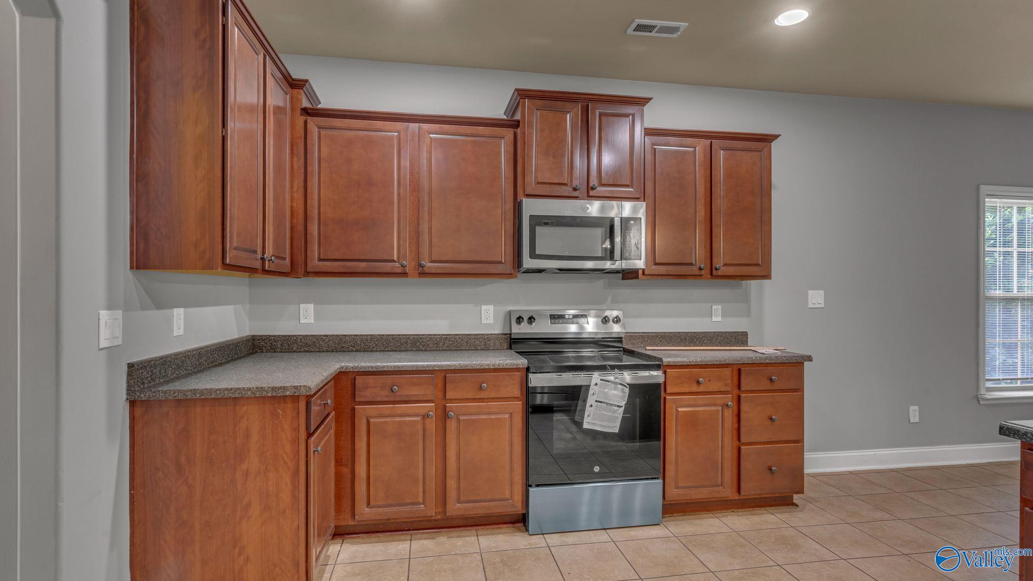 136 Autumn Haven Lane, Madison, Alabama image 8