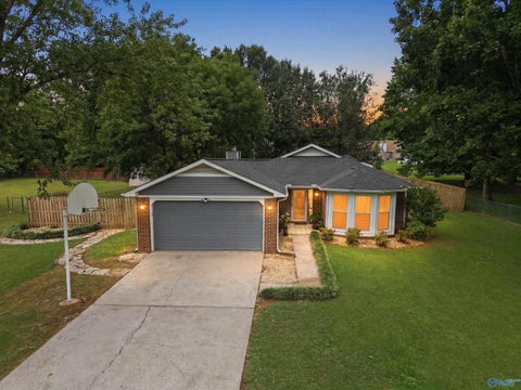 Homes For Sale - 192 Chanel Drive<br/> Huntsville, AL 35811