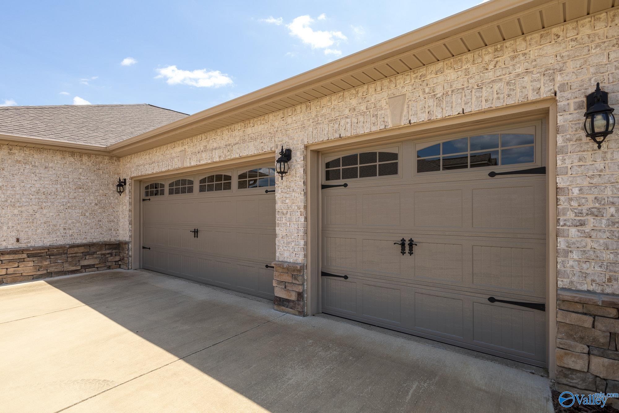 7040 Regency Lane, Gurley, Alabama image 3