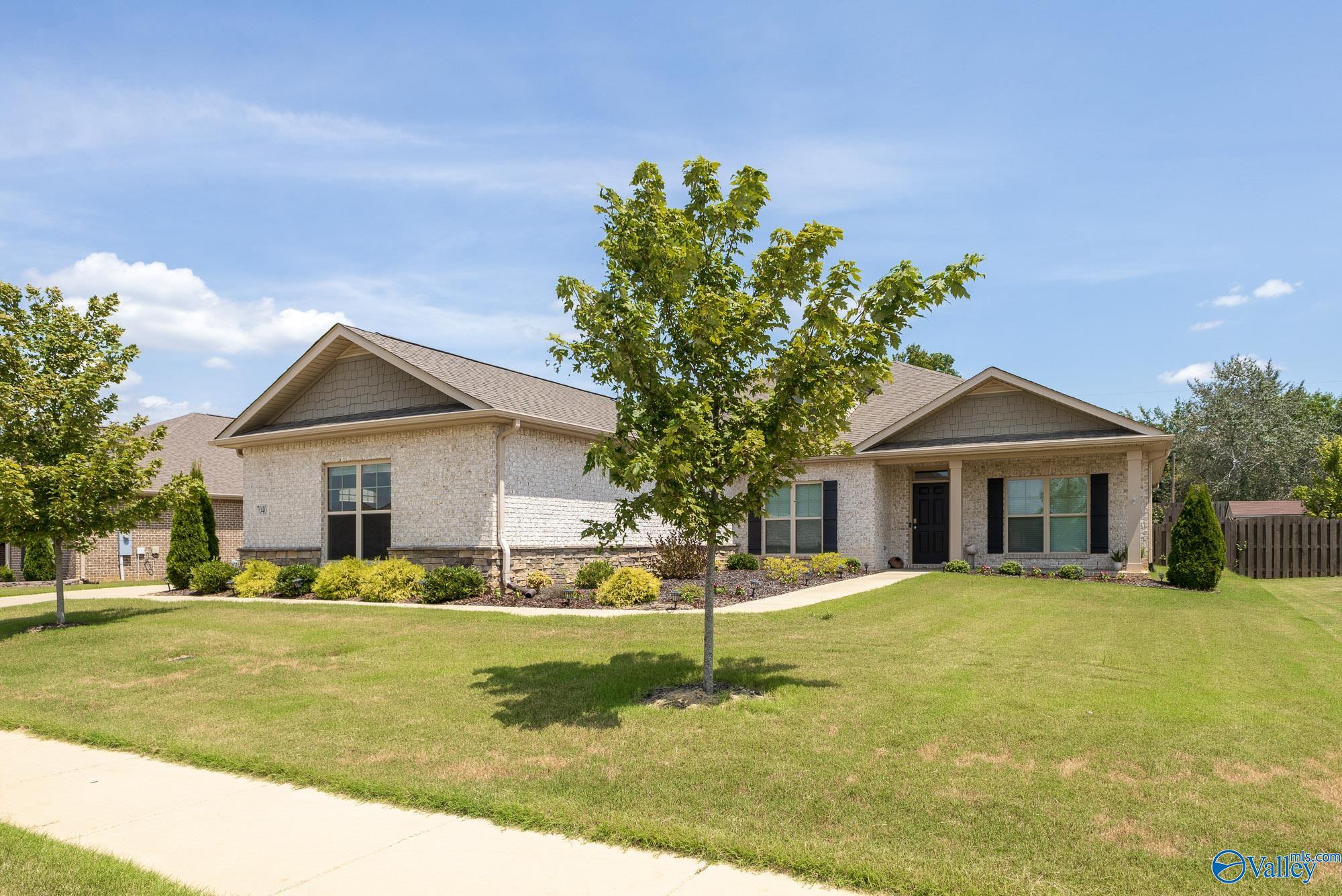 7040 Regency Lane, Gurley, Alabama image 2