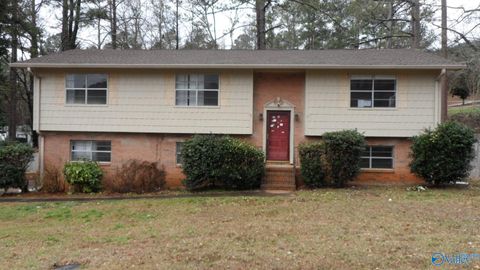 Photo of 800 Pecanwood, Anniston, AL 36207 (MLS # 21909237)