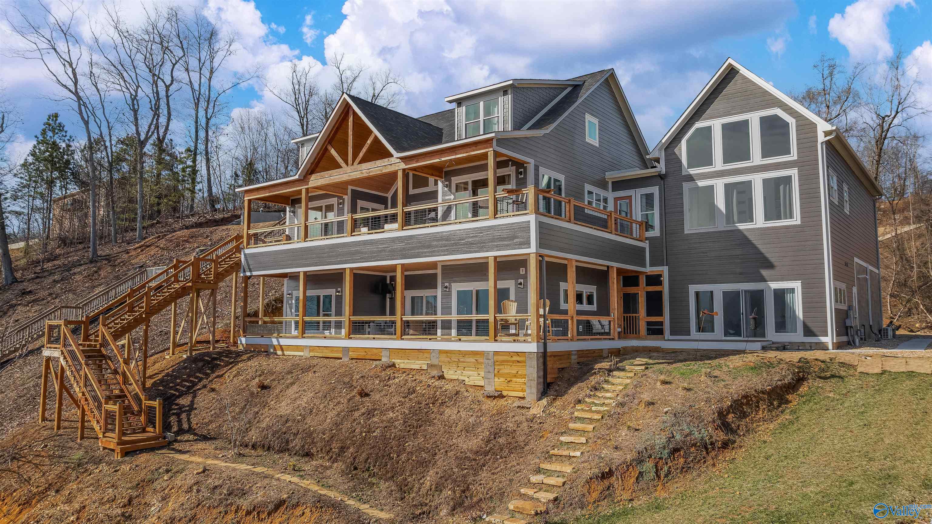 Scottsboro, Alabama, 35769, United States, 5 Bedrooms Bedrooms, ,7 BathroomsBathrooms,Residential,Active,2023896