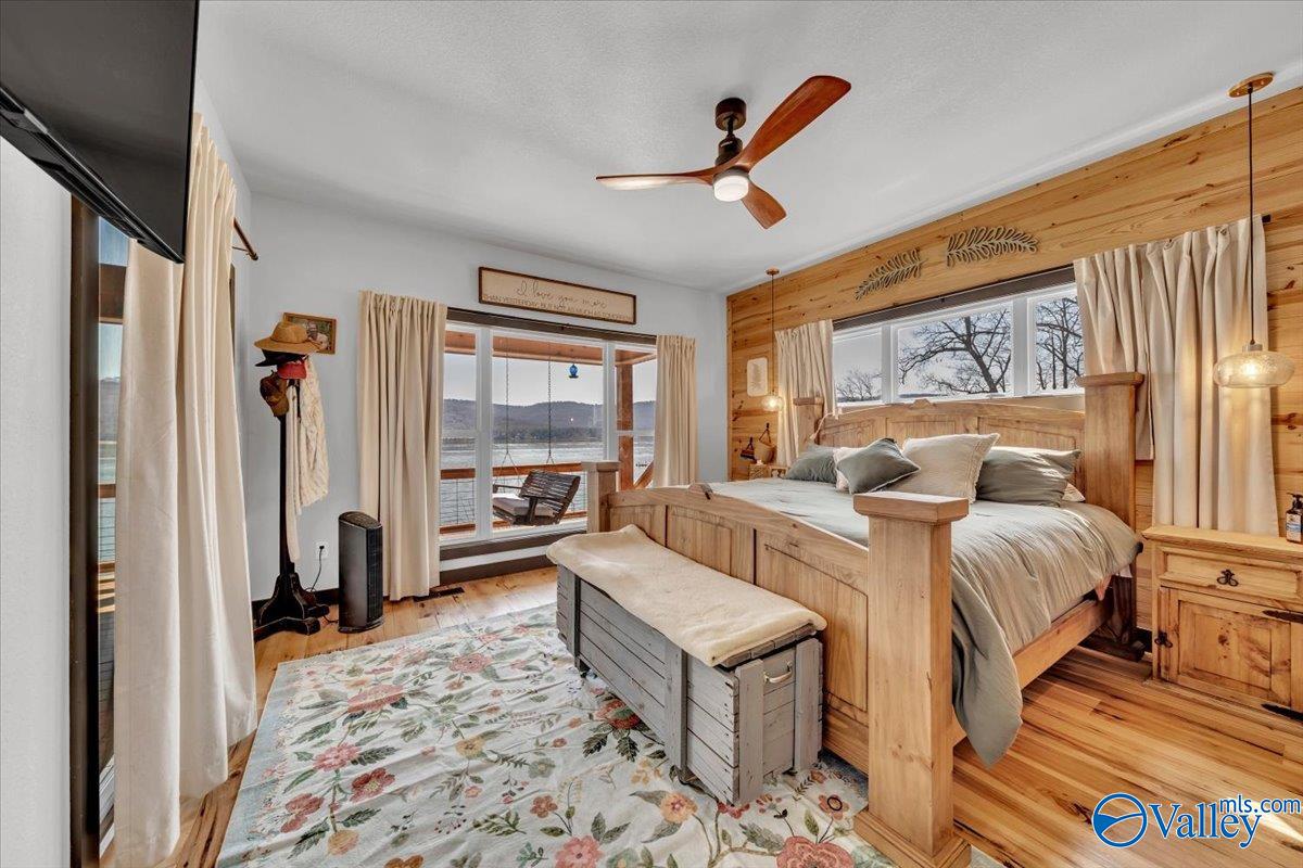 Scottsboro, Alabama, 35769, United States, 5 Bedrooms Bedrooms, ,7 BathroomsBathrooms,Residential,Active,2023896