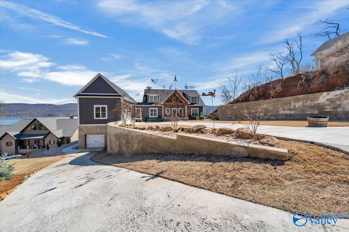 Scottsboro, Alabama, 35769, United States, 5 Bedrooms Bedrooms, ,7 BathroomsBathrooms,Residential,Active,2023896