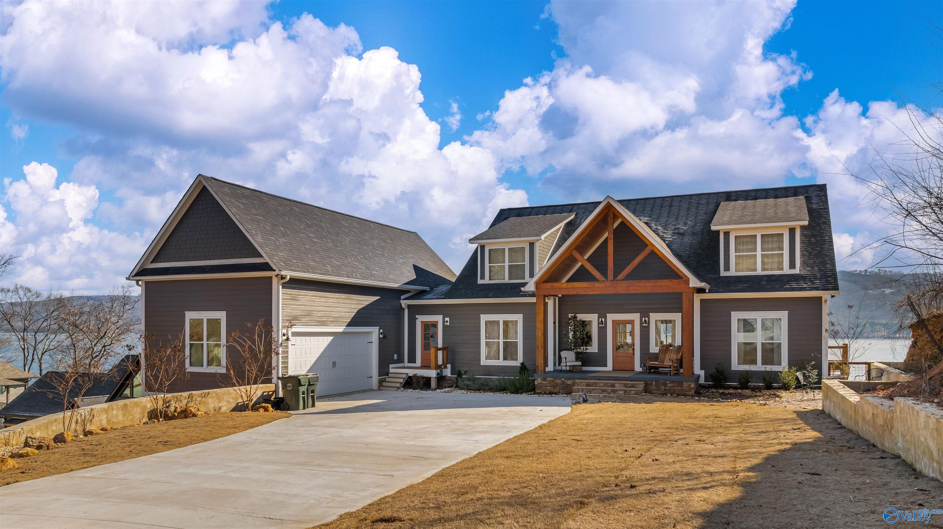 Scottsboro, Alabama, 35769, United States, 5 Bedrooms Bedrooms, ,7 BathroomsBathrooms,Residential,Active,2023896