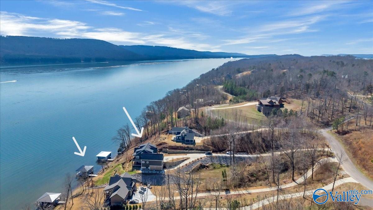 Scottsboro, Alabama, 35769, United States, 5 Bedrooms Bedrooms, ,7 BathroomsBathrooms,Residential,Active,2023896
