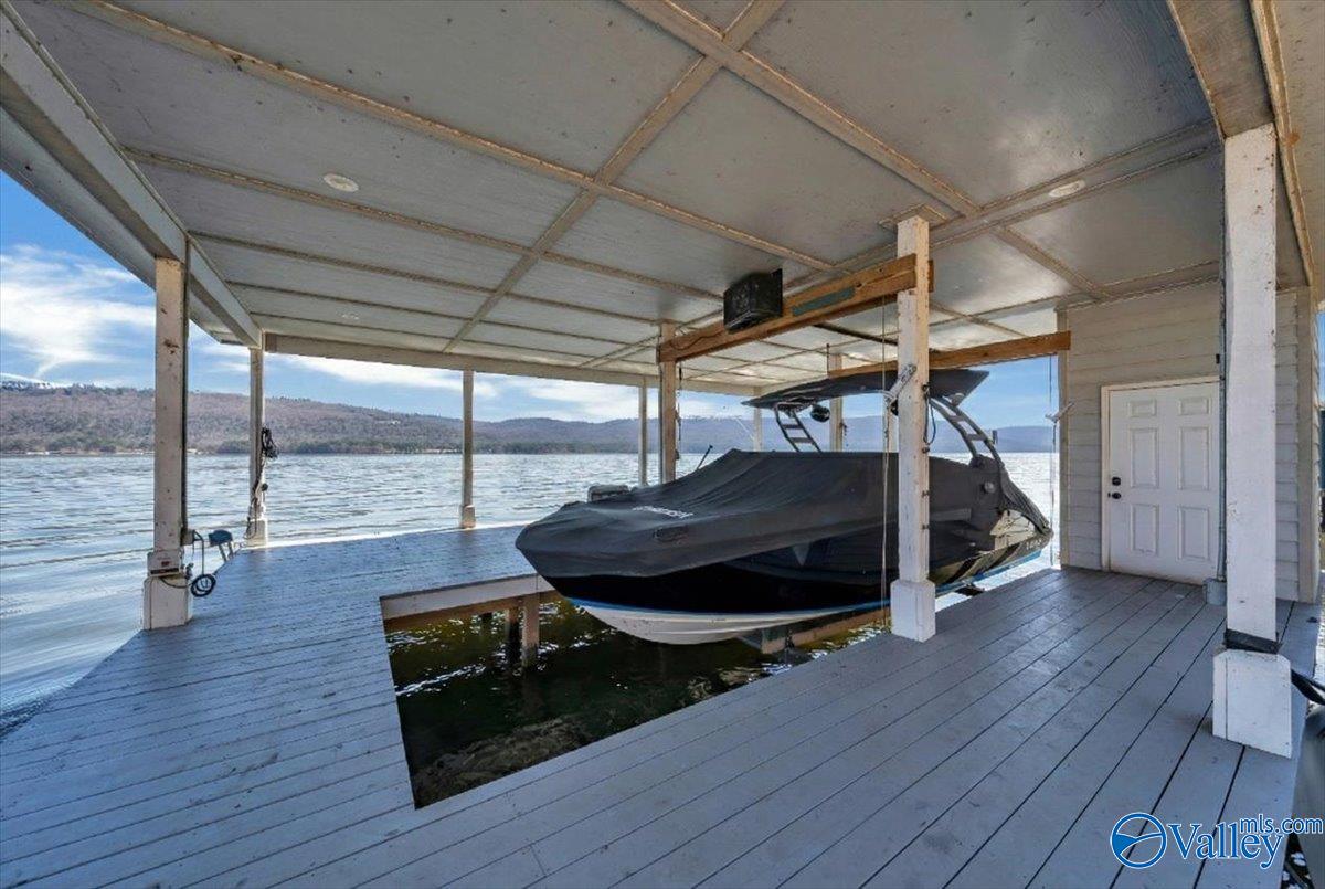 Scottsboro, Alabama, 35769, United States, 5 Bedrooms Bedrooms, ,7 BathroomsBathrooms,Residential,Active,2023896