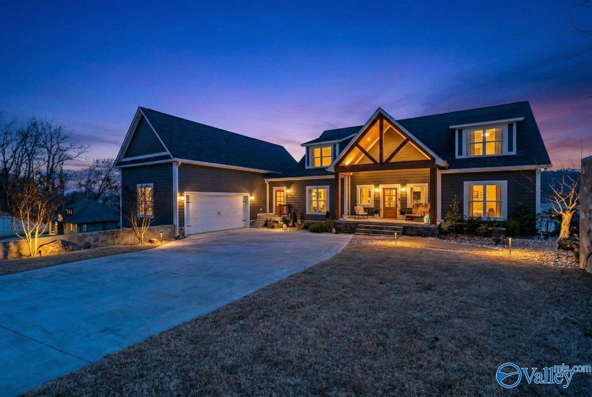 Scottsboro, Alabama, 35769, United States, 5 Bedrooms Bedrooms, ,7 BathroomsBathrooms,Residential,Active,2023896