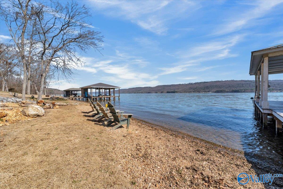 Scottsboro, Alabama, 35769, United States, 5 Bedrooms Bedrooms, ,7 BathroomsBathrooms,Residential,Active,2023896