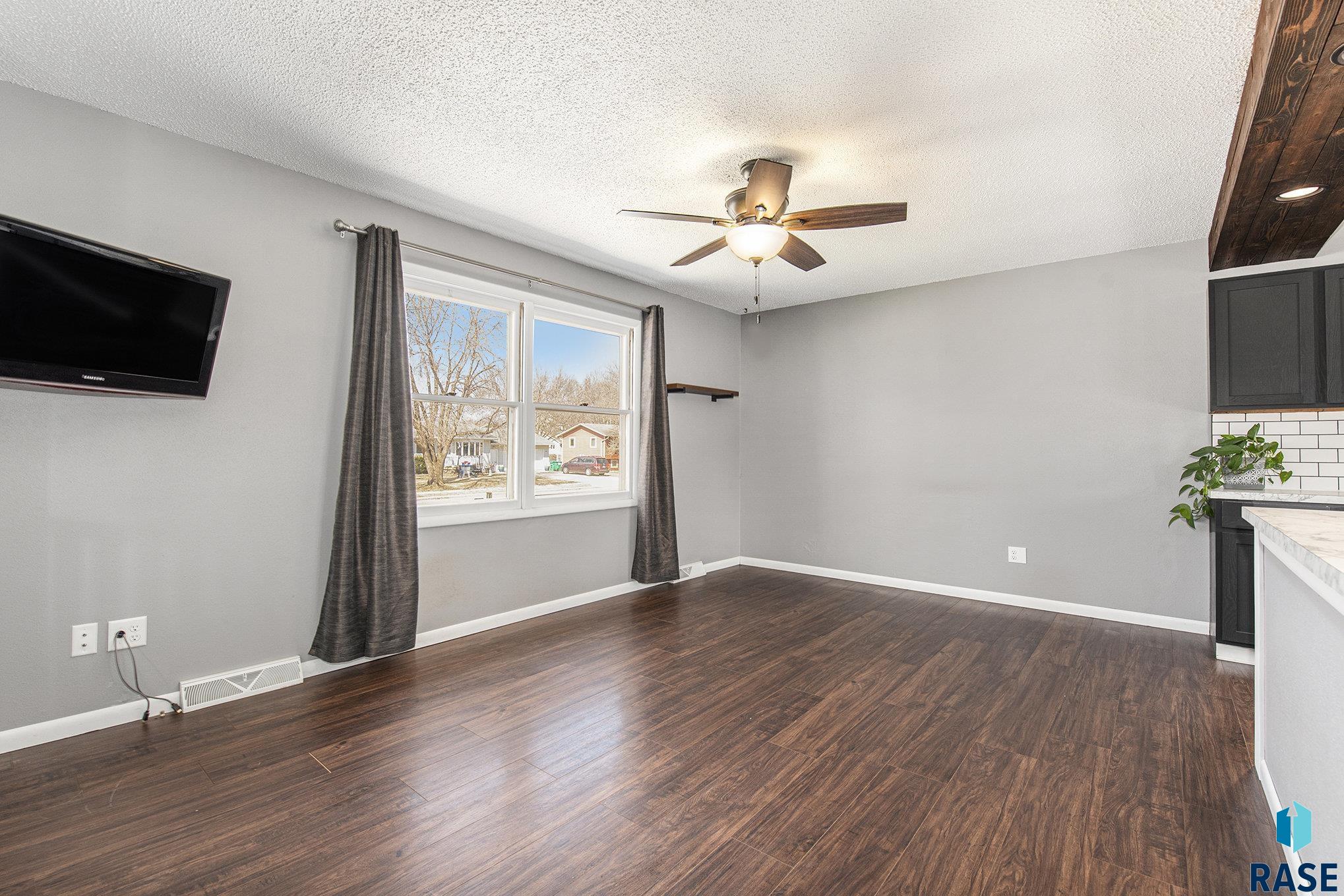 306 N Joseph Ave Avenue, Tea, South Dakota image 4