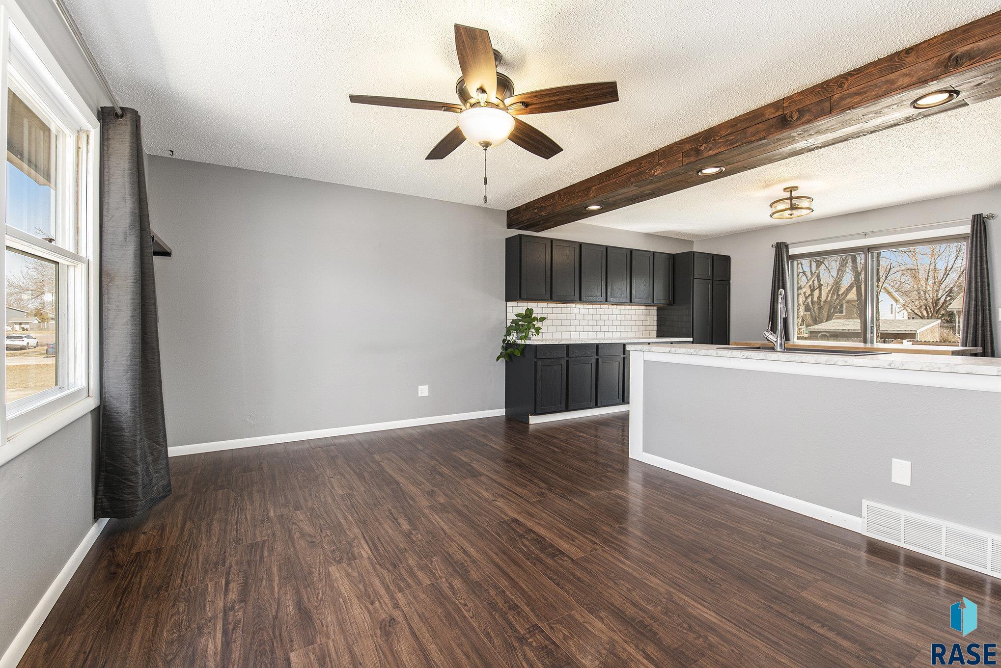 306 N Joseph Ave Avenue, Tea, South Dakota image 3