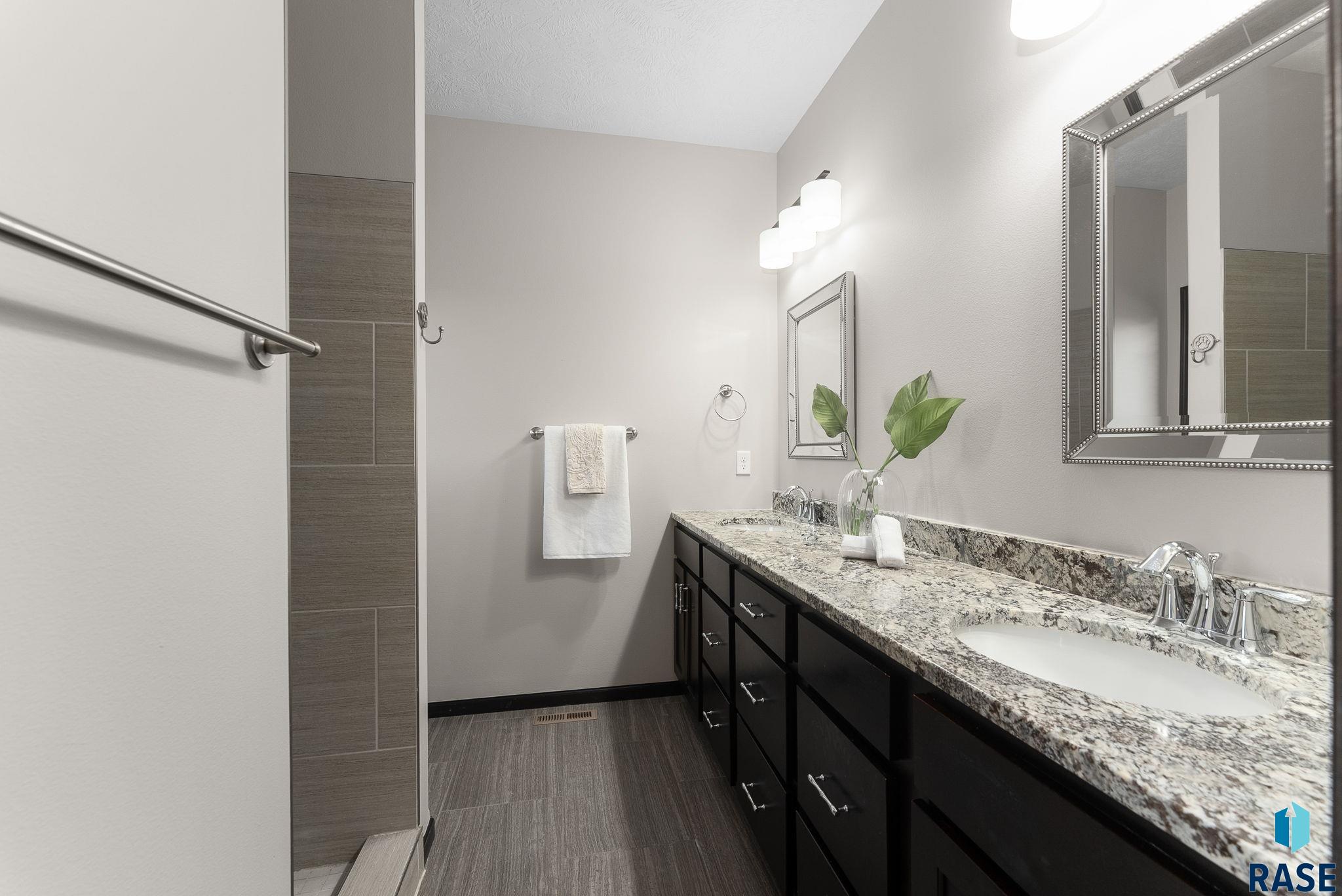 4200 W Mindy Cir Circle, Sioux Falls, South Dakota image 28