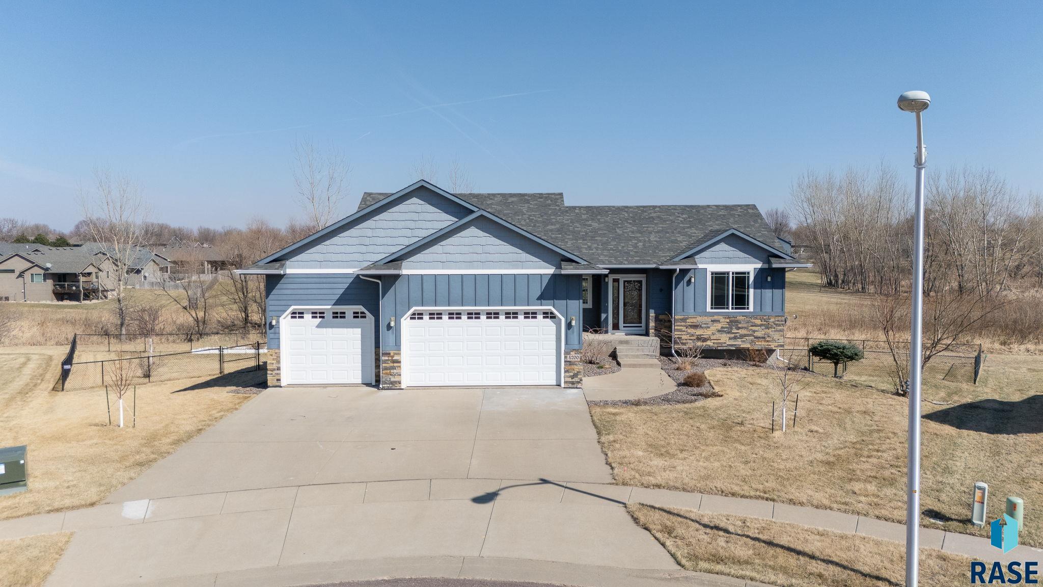 4200 W Mindy Cir Circle, Sioux Falls, South Dakota image 1
