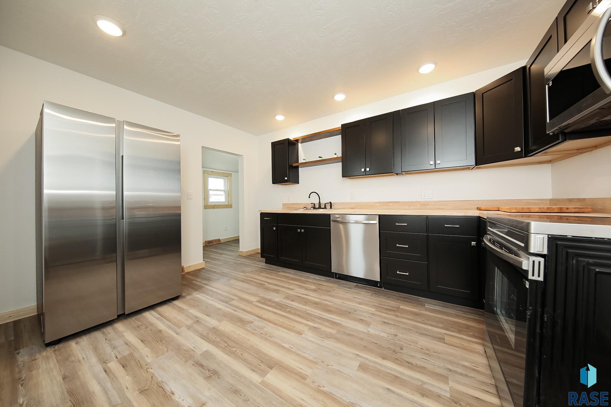 912 E 3rd St Street, Canton, South Dakota image 2