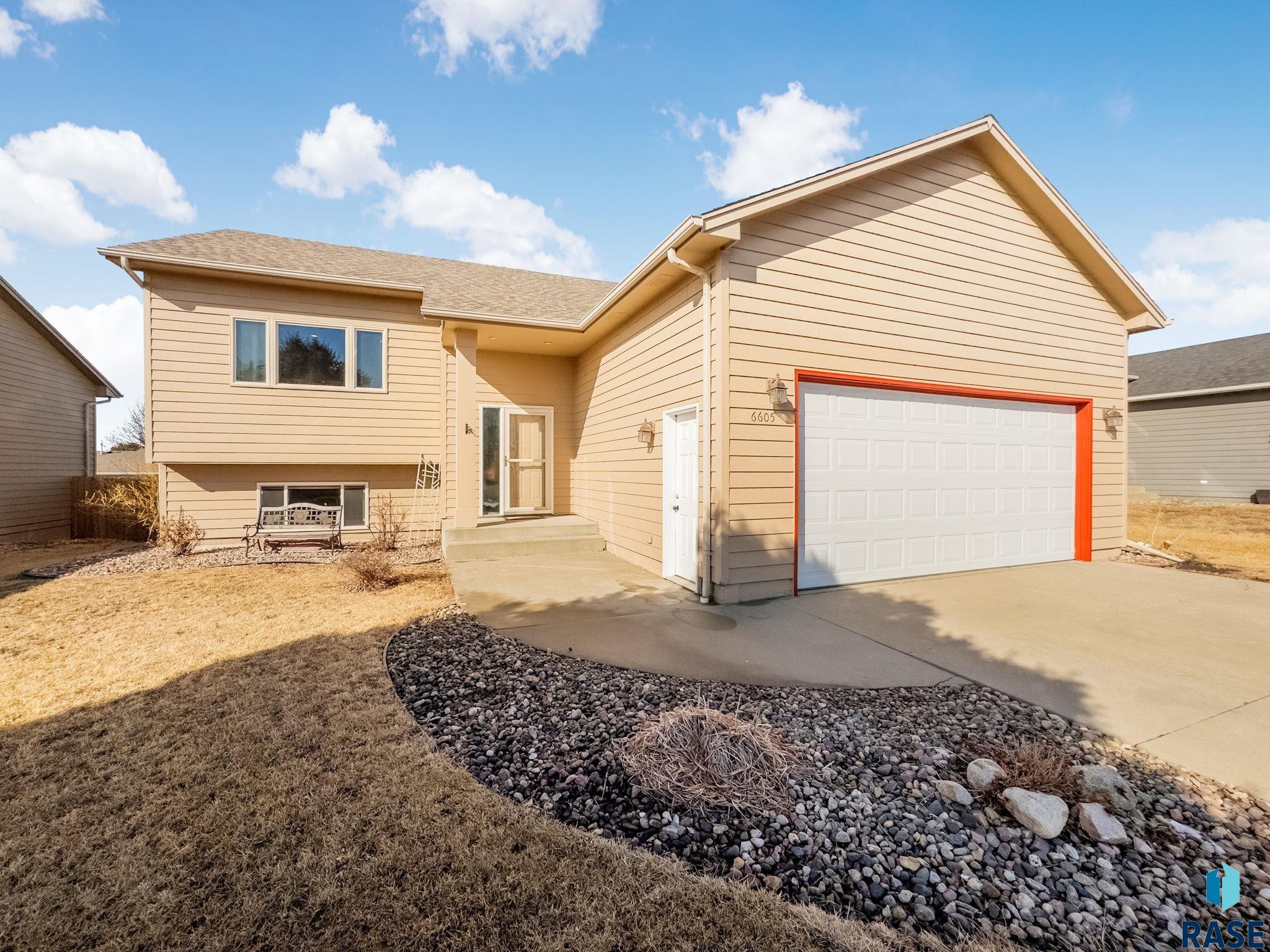 Sioux Falls, South Dakota 57104, United States, 4 Bedrooms Bedrooms, ,3 BathroomsBathrooms,Residential,Active,78007