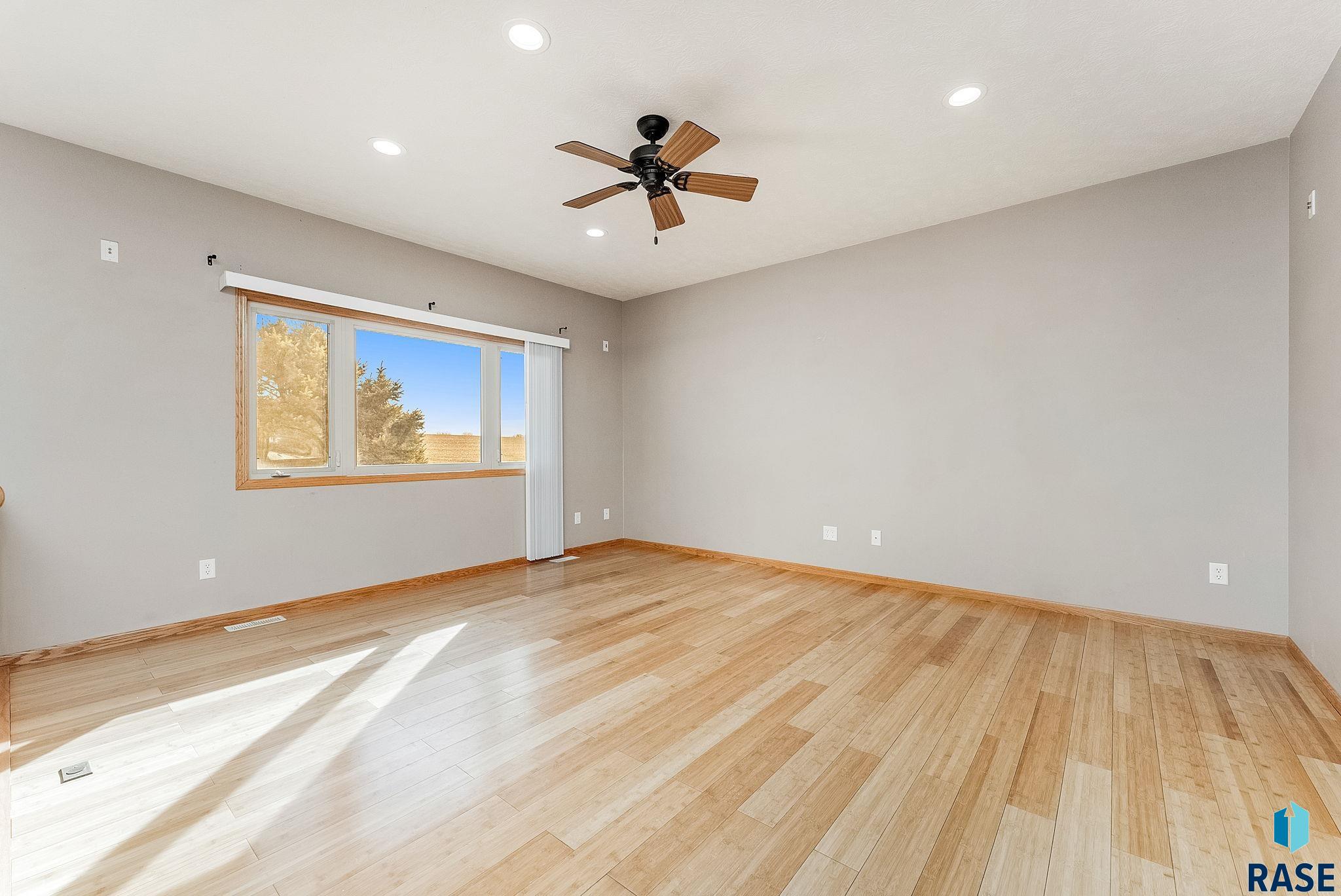 Sioux Falls, South Dakota 57104, United States, 4 Bedrooms Bedrooms, ,3 BathroomsBathrooms,Residential,Active,78007