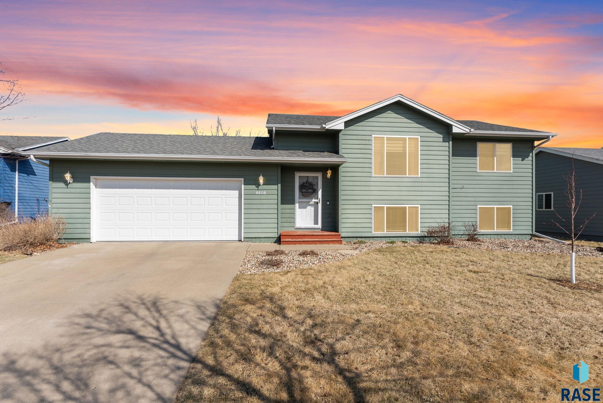 Sioux Falls, South Dakota 57106, United States, 3 Bedrooms Bedrooms, ,2 BathroomsBathrooms,Residential,Active,95747