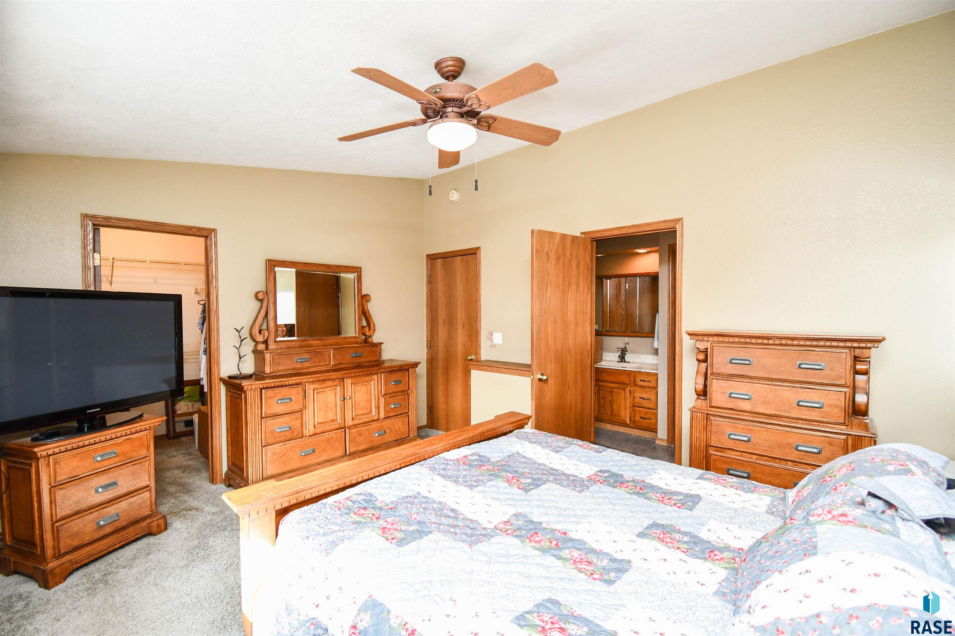 5813 W Clay St Street, Sioux Falls, South Dakota image 47
