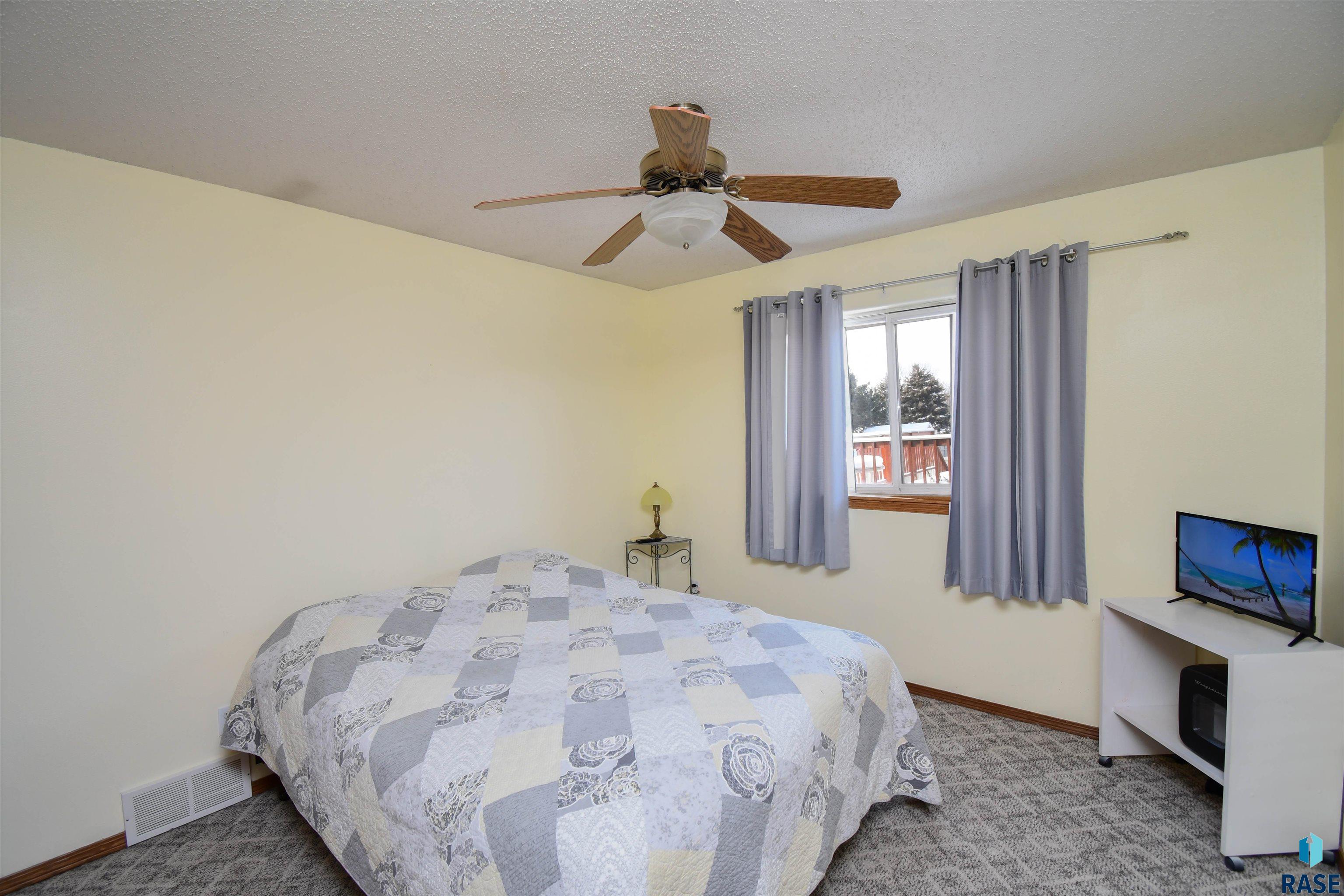 5813 W Clay St Street, Sioux Falls, South Dakota image 29