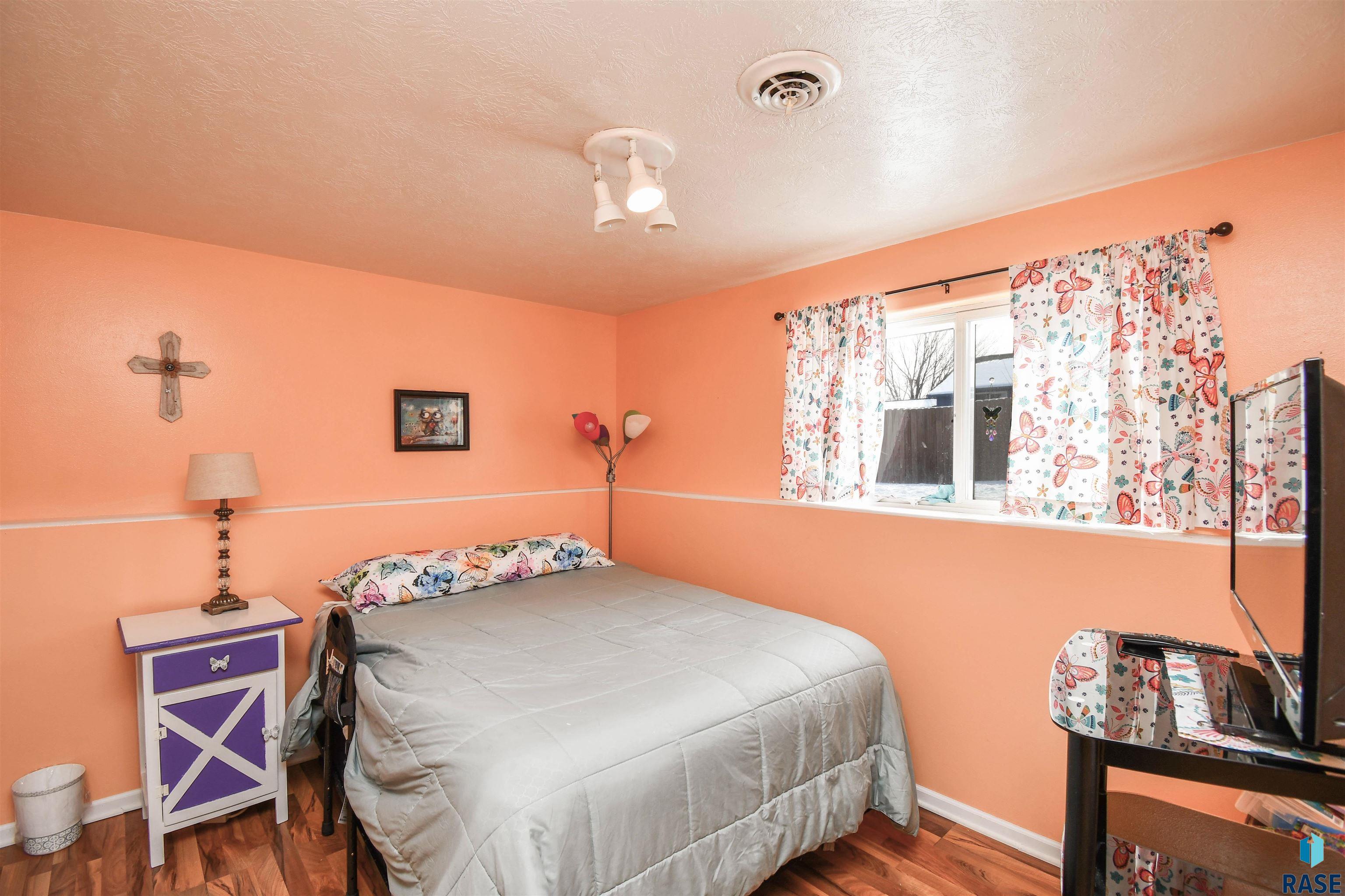 5813 W Clay St Street, Sioux Falls, South Dakota image 35