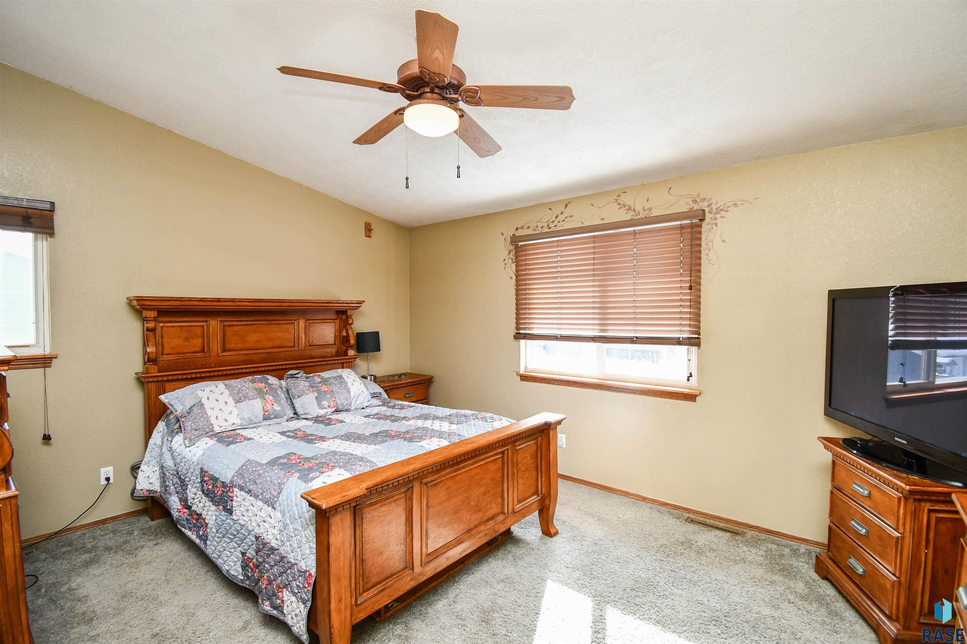 5813 W Clay St Street, Sioux Falls, South Dakota image 25