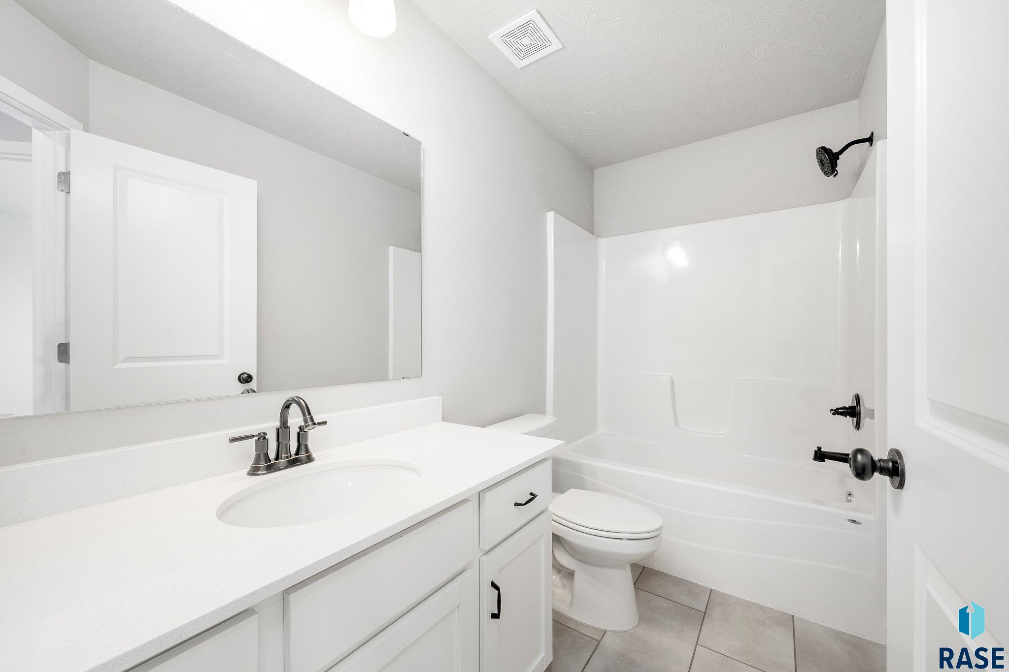 2904 S Copper Creek Ave Avenue, Sioux Falls, New Jersey image 28