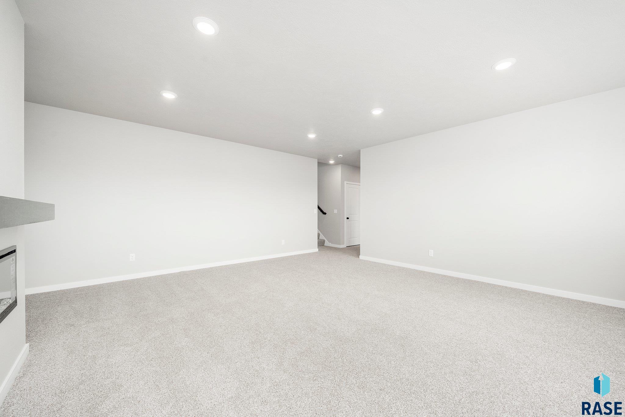 2904 S Copper Creek Ave Avenue, Sioux Falls, New Jersey image 24