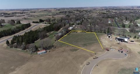 Photo of 1005 N Foxtail Cir, Sioux Falls, SD 57110 (MLS # 22505755)