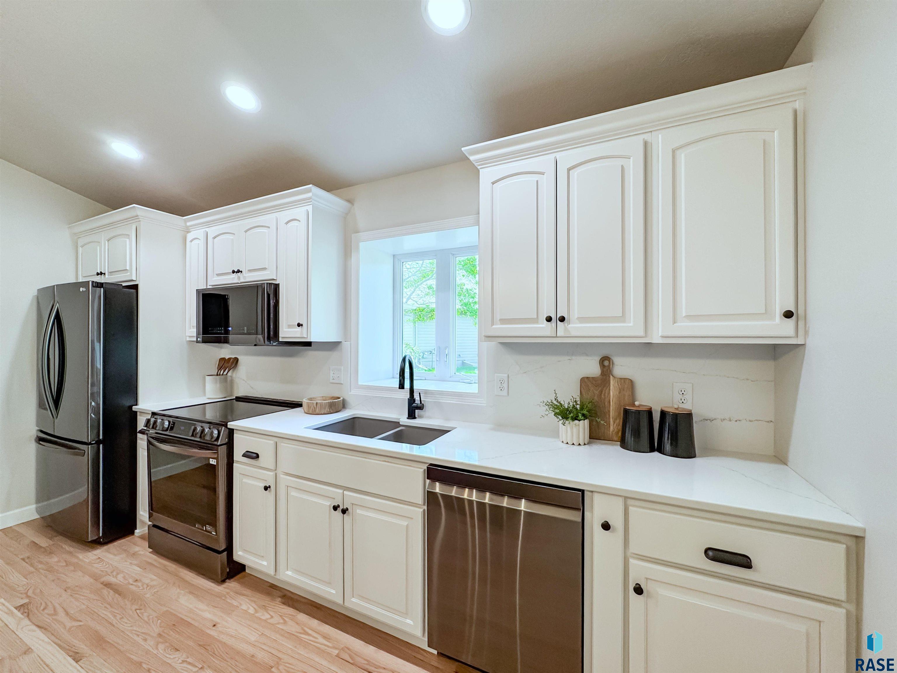 1708 E Ash Grove Cir Circle, Sioux Falls, New Jersey image 8