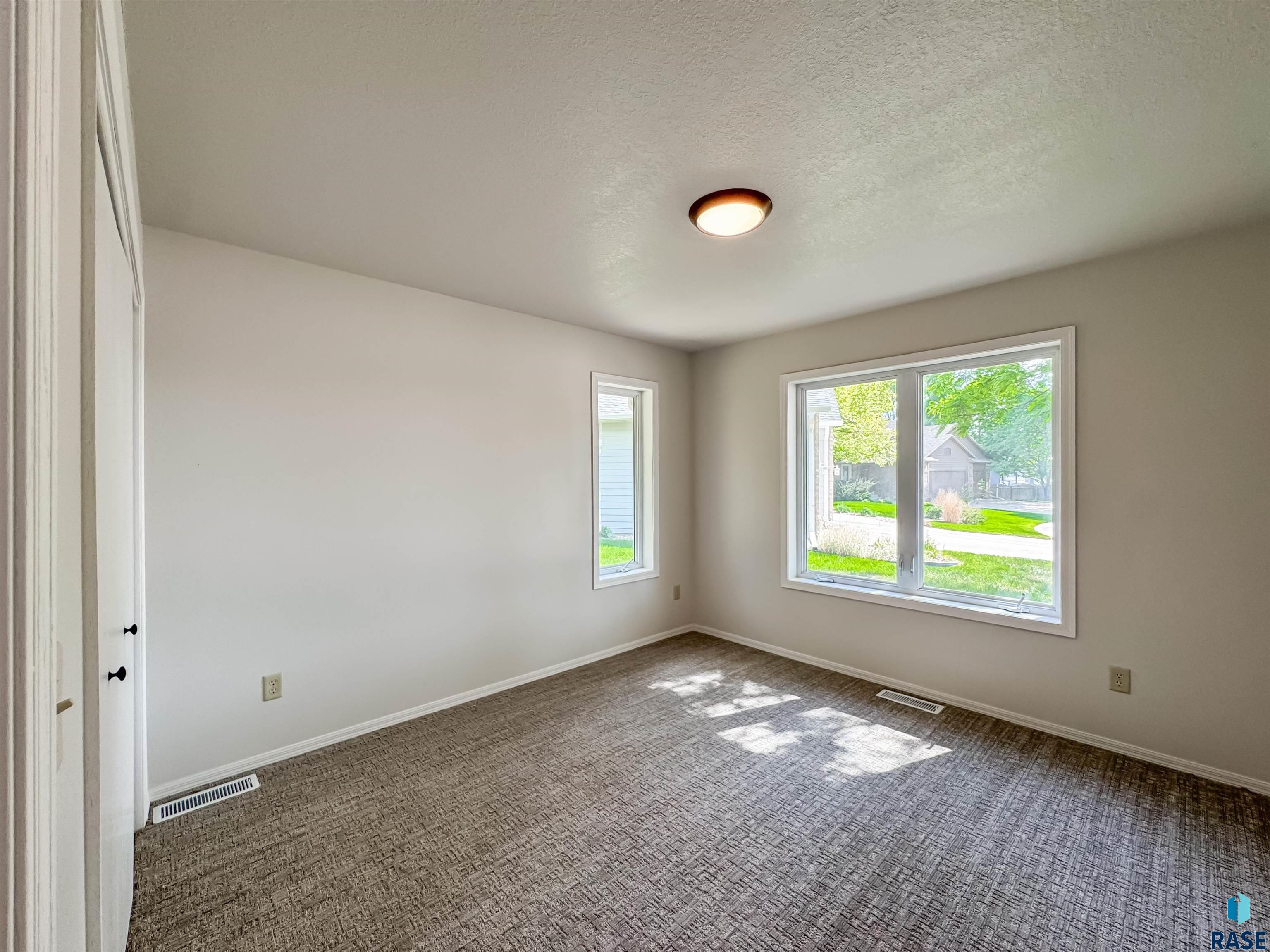 1708 E Ash Grove Cir Circle, Sioux Falls, New Jersey image 21