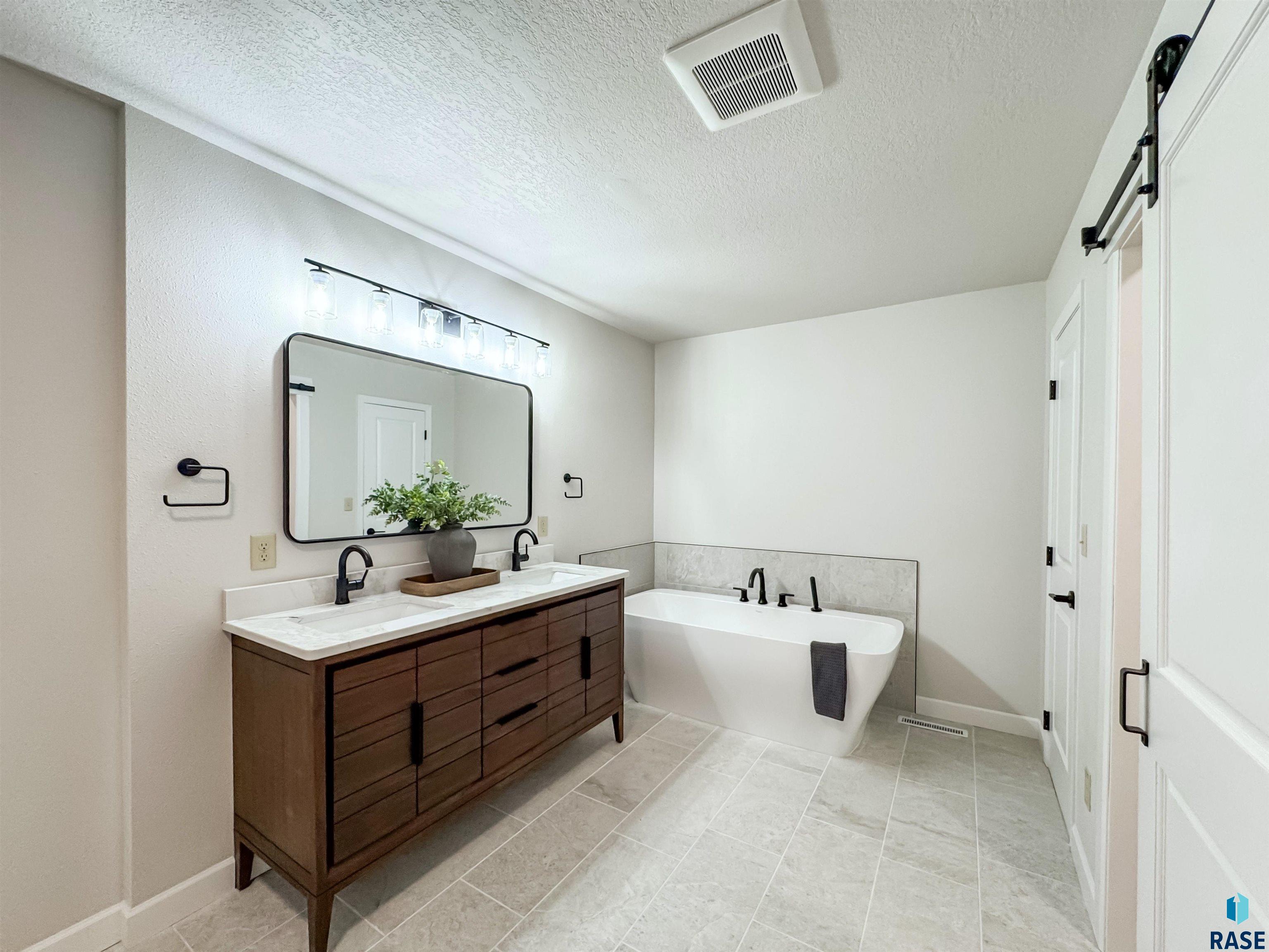 1708 E Ash Grove Cir Circle, Sioux Falls, New Jersey image 15
