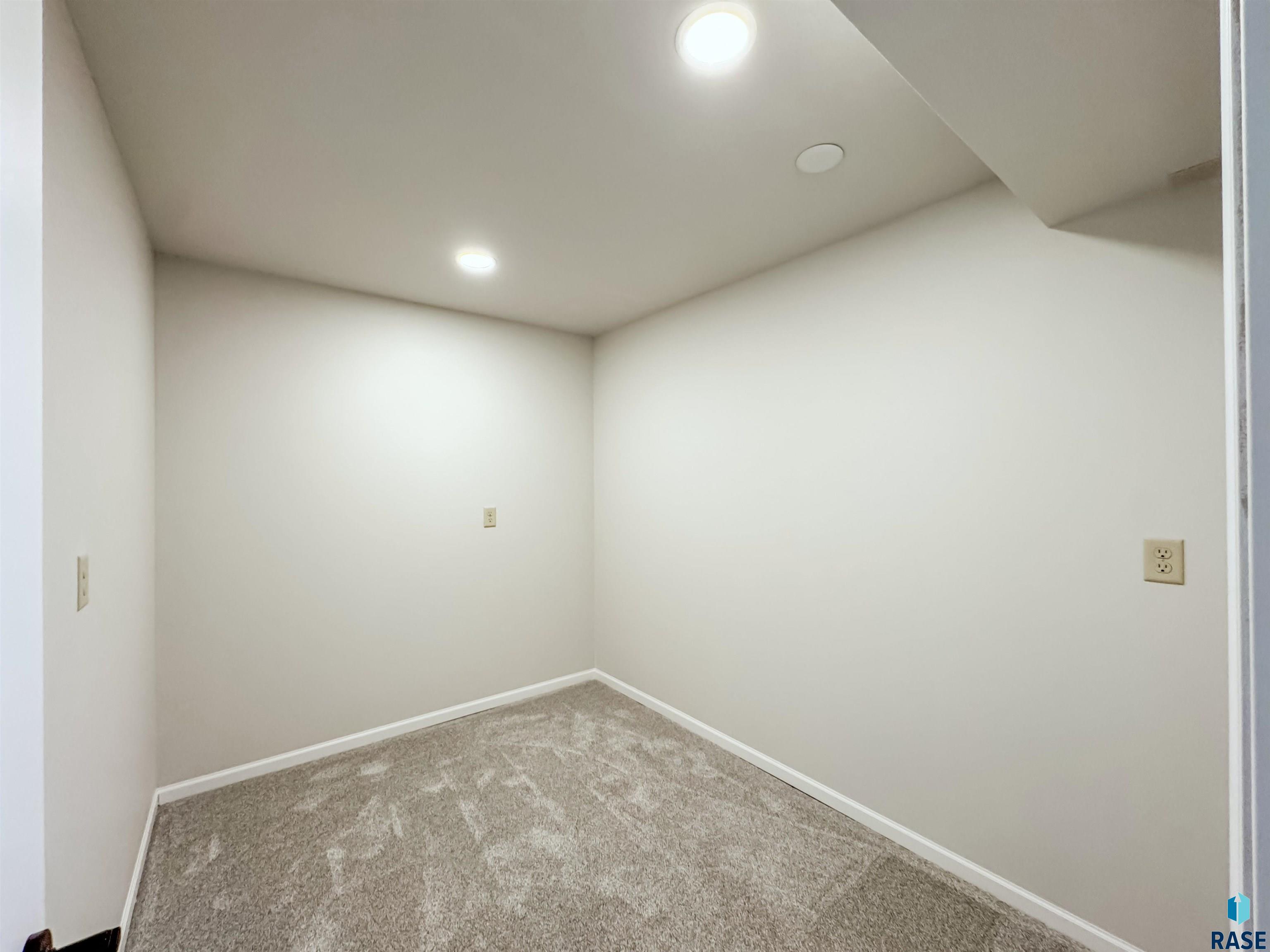 1708 E Ash Grove Cir Circle, Sioux Falls, New Jersey image 30